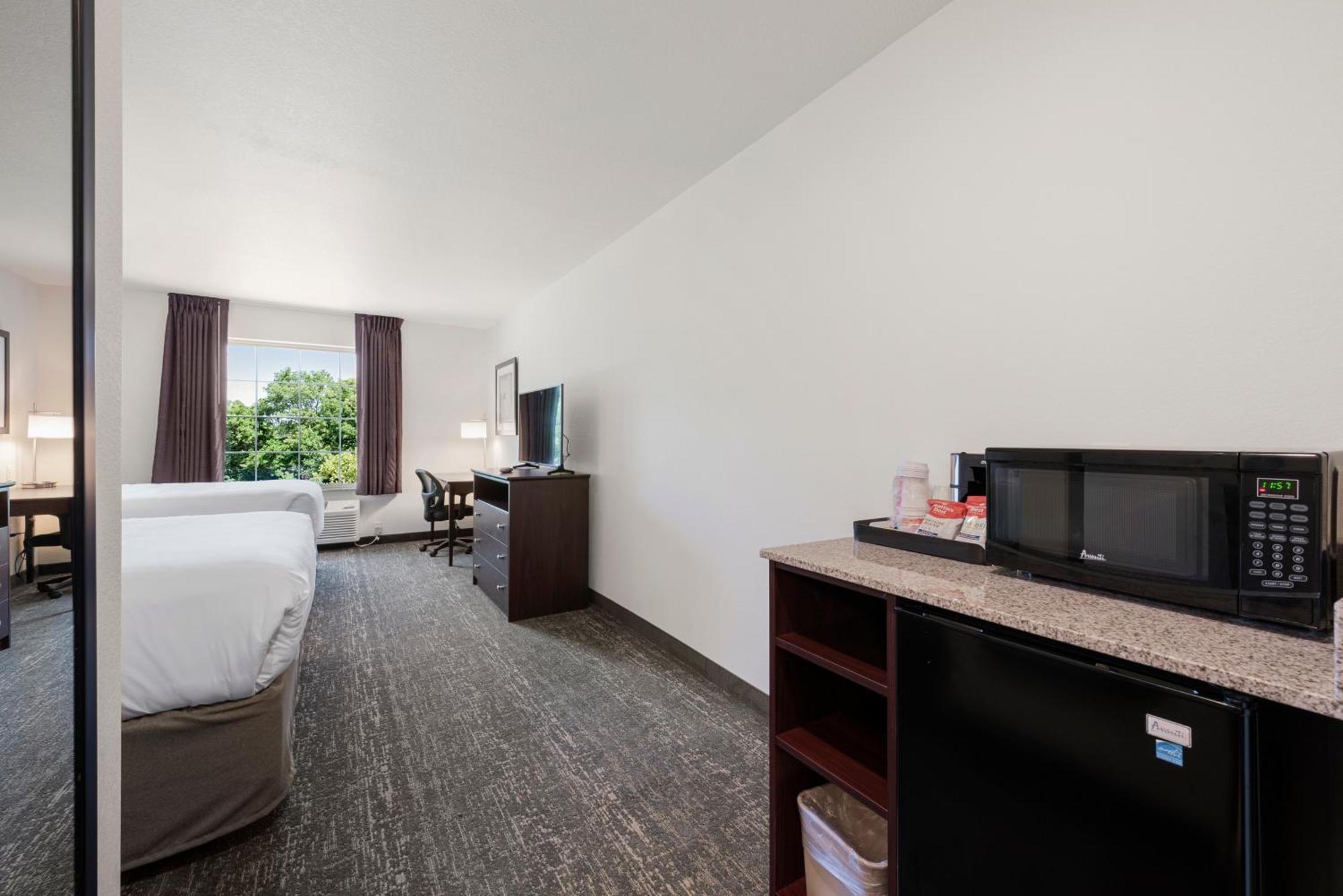 Cobblestone Hotel & Suites - Bellefontaine 외부 사진