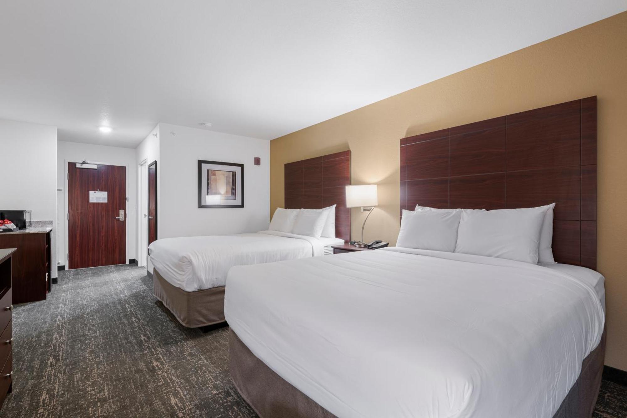 Cobblestone Hotel & Suites - Bellefontaine 외부 사진