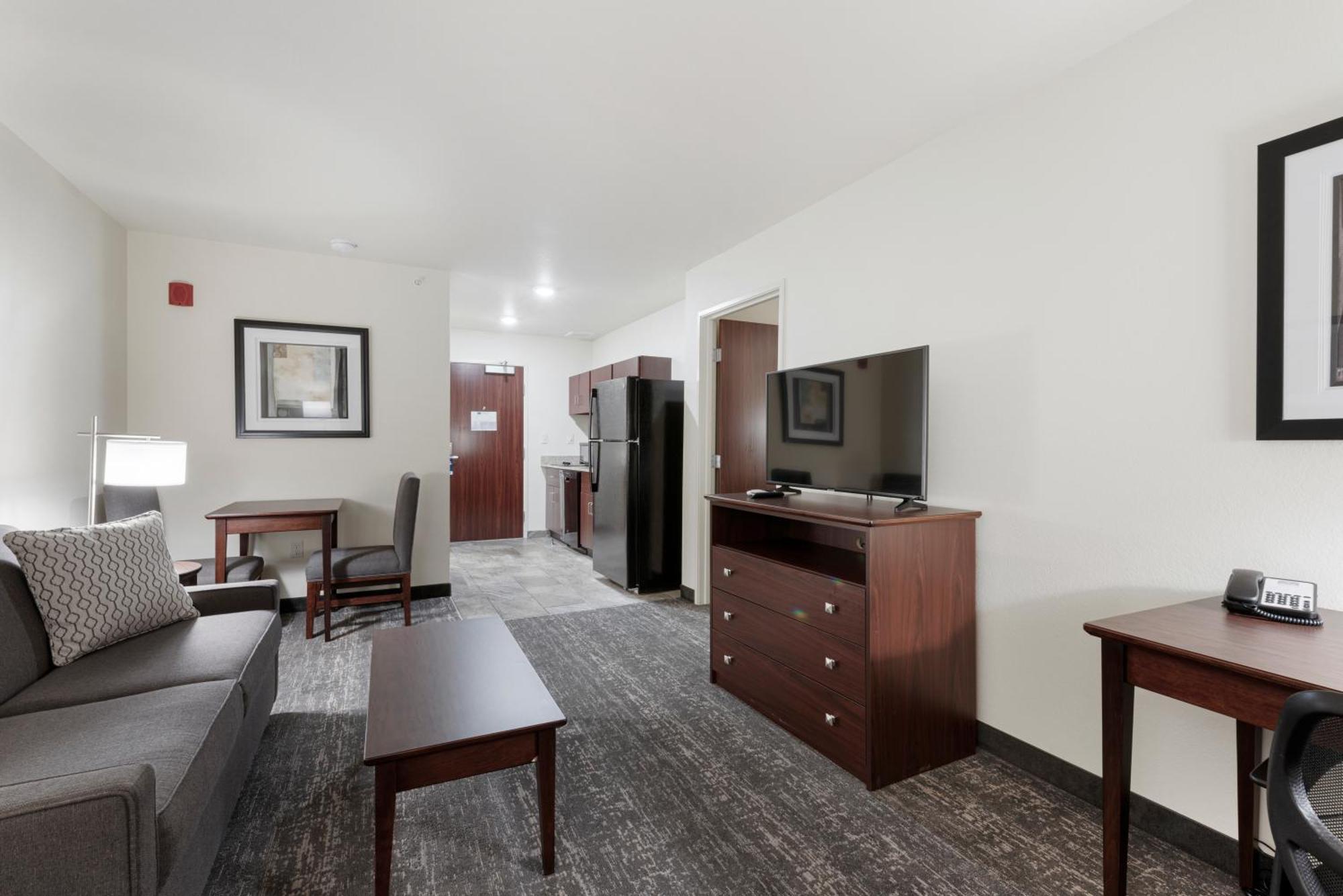 Cobblestone Hotel & Suites - Bellefontaine 외부 사진